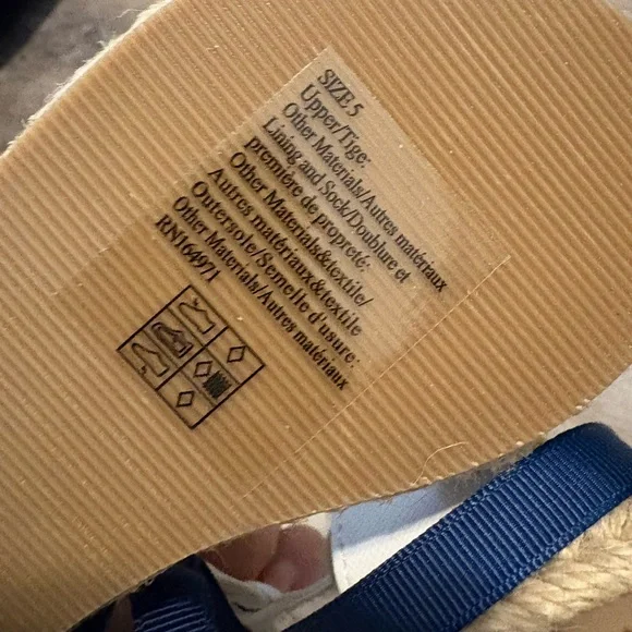 Janie and Jack White Yellow Sandals with Lemons - Picture 7 of 7